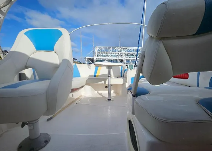 Hotel na wodzie Expo Barco Lancha H33 *