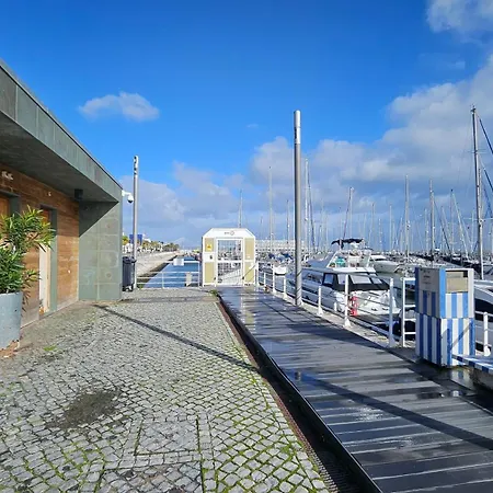 Expo Barco Lancha H33 * Lisboa